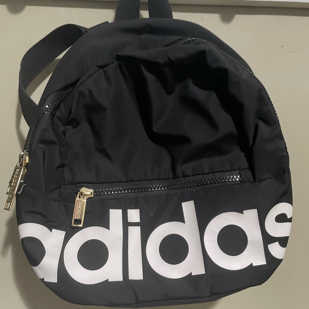 🖤🤍 ADIDAS- BOOKBAG 🤍🖤